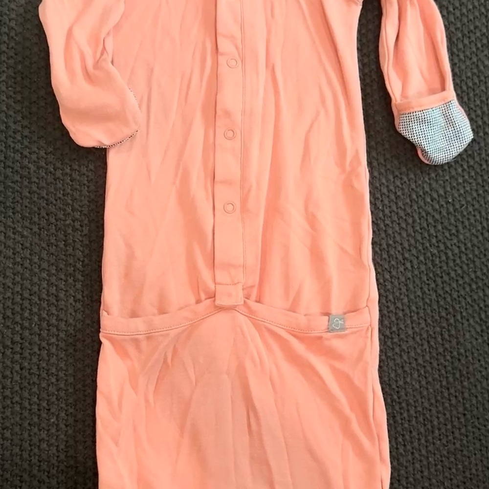 goumi baby gown convertible sleeper